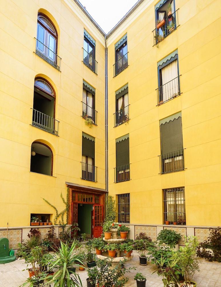 Apartamento Charming Fuencarral Madrid Exterior foto